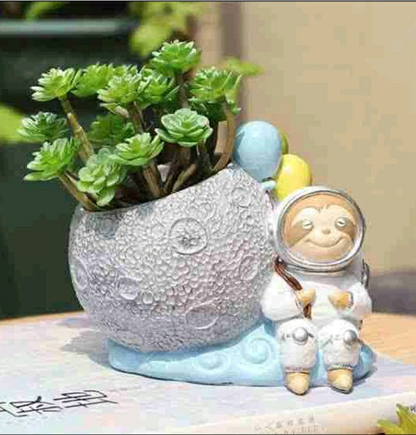 Astronaut Seating with moon Pot for Home Decor | Garden Decor | Table Decor | Spcial For Gift | Astronaut Mobile & Pen Stand